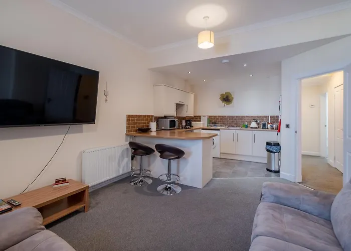 Spacious 2-Bedroom Condo With Free Parking On Site